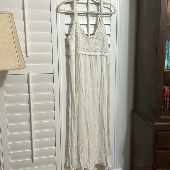 Sincerly Jules Dresses & Skirts - Linen and crochet maxi dress